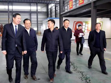 市委書記嚴華巡查企業(yè)安全生產